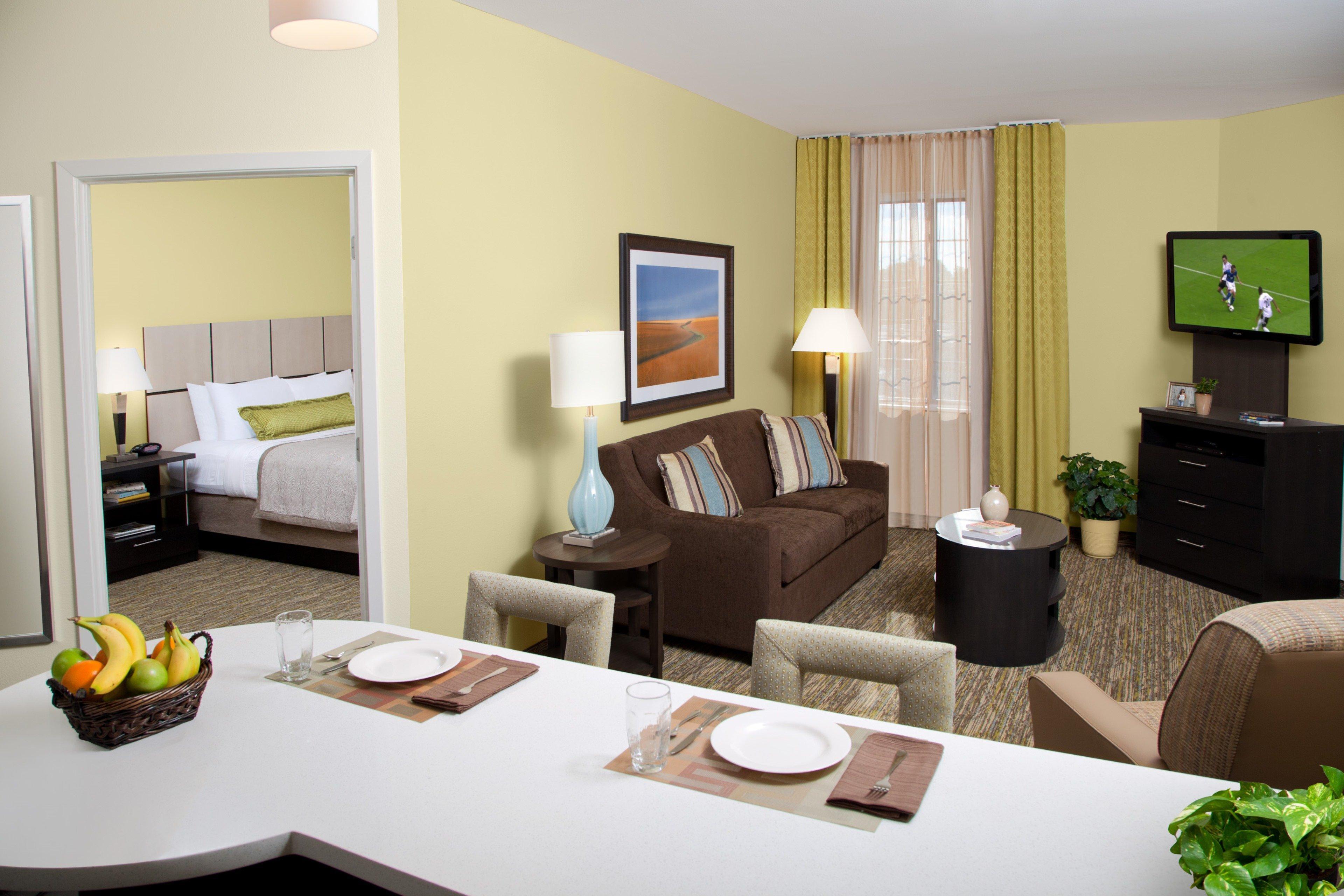 Candlewood Suites Philadelphia - Airport Area By Ihg Chester Extérieur photo