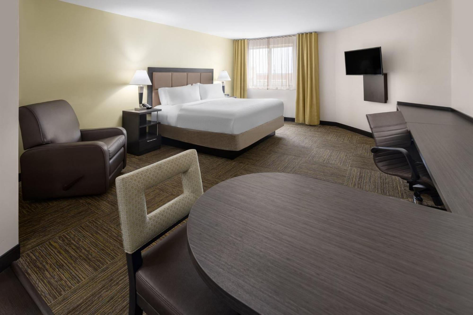 Candlewood Suites Philadelphia - Airport Area By Ihg Chester Extérieur photo