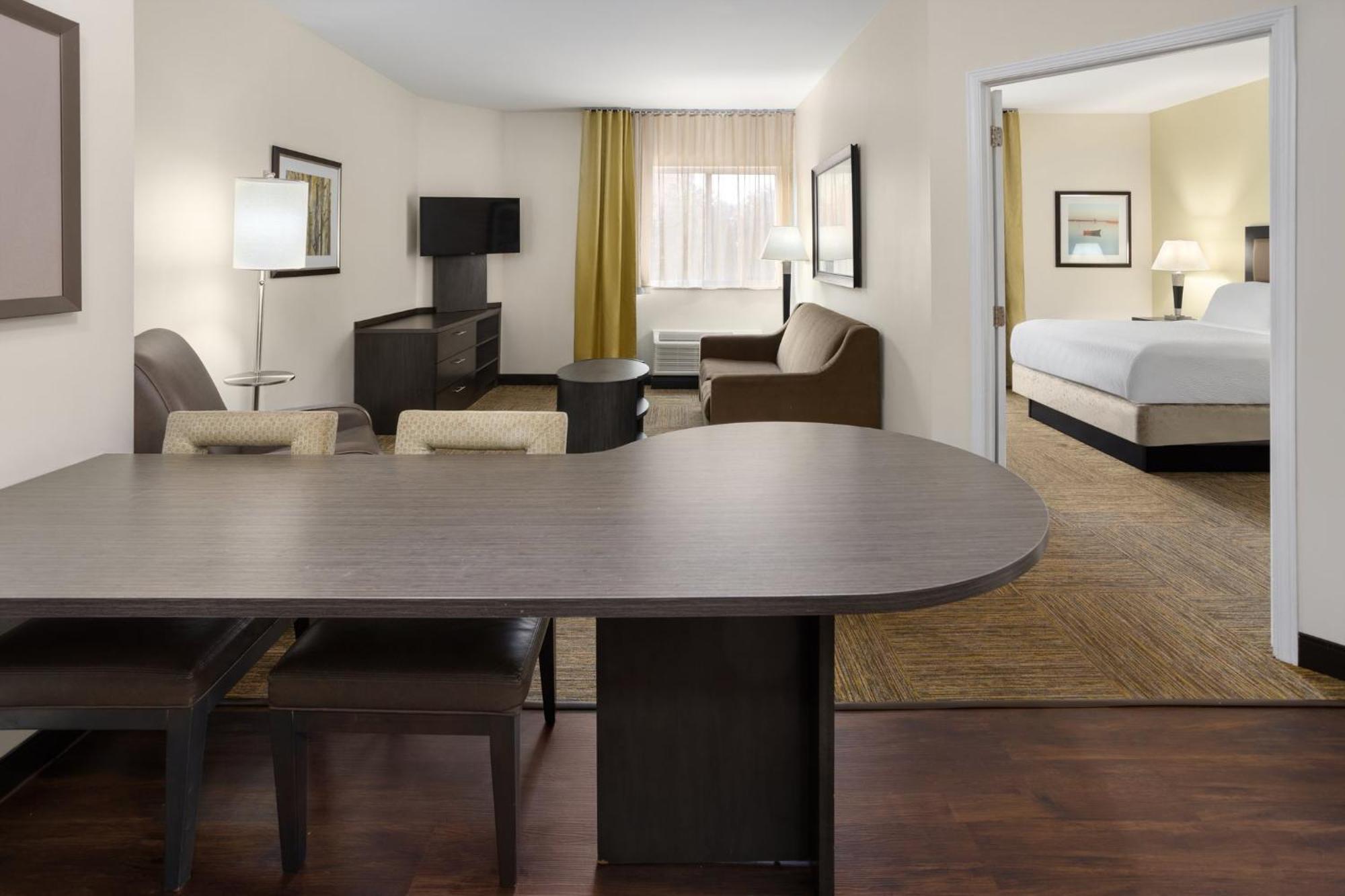 Candlewood Suites Philadelphia - Airport Area By Ihg Chester Extérieur photo