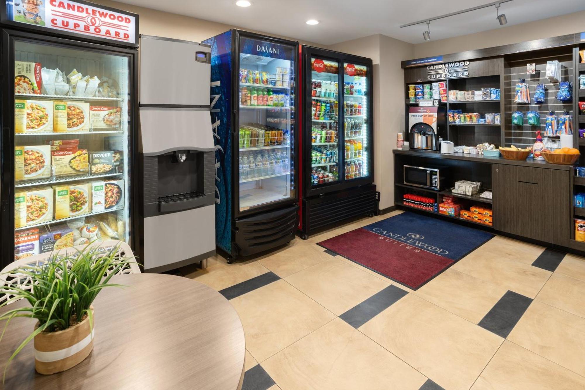 Candlewood Suites Philadelphia - Airport Area By Ihg Chester Extérieur photo