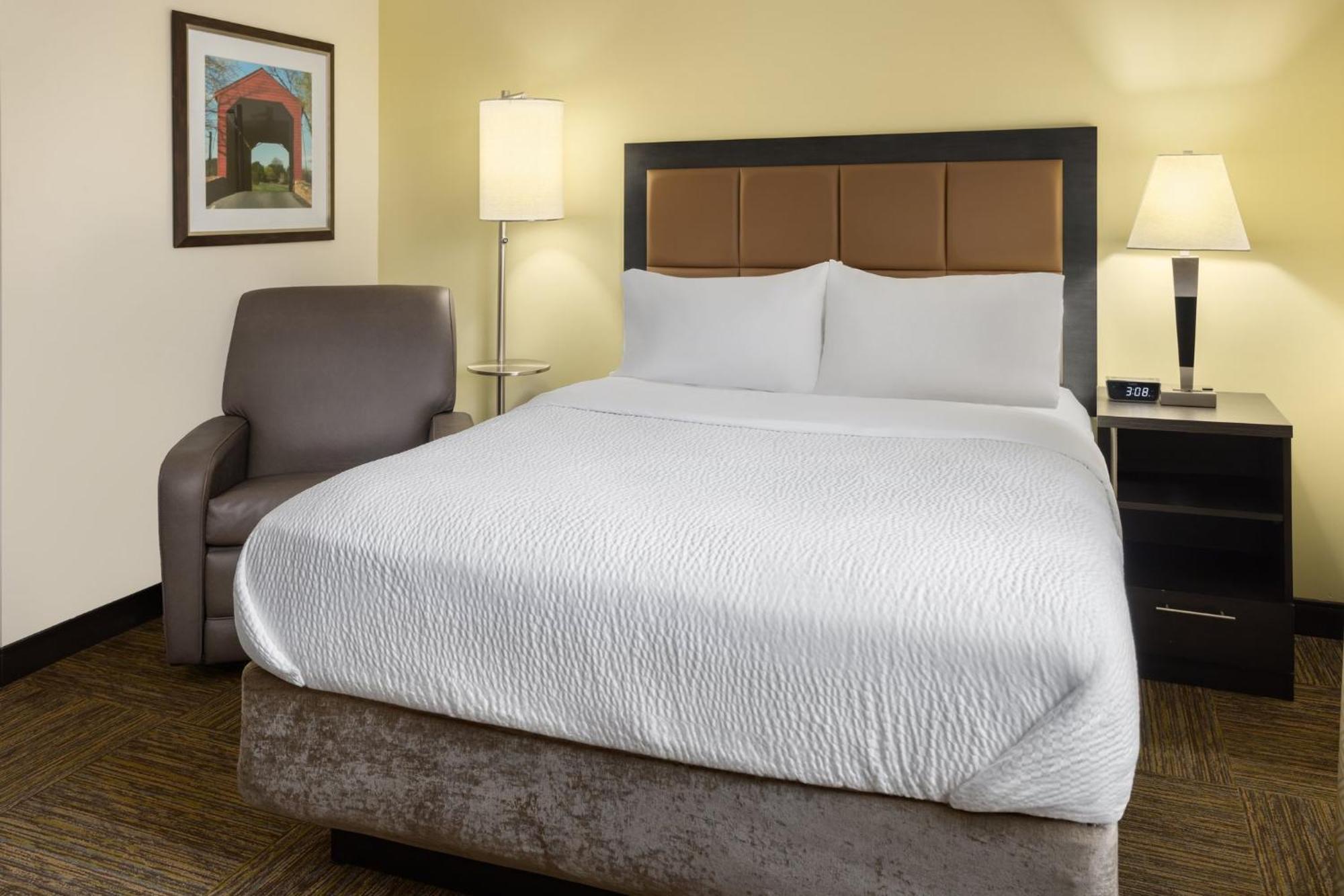 Candlewood Suites Philadelphia - Airport Area By Ihg Chester Extérieur photo